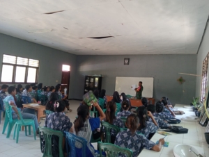 Babinsa Koramil 1602-04/Maurole Edukasi Siswa SMA Negeri Maurole Tentang Bahaya Bullying