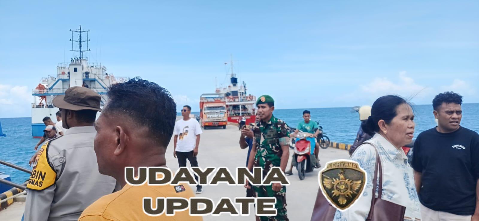 Babinsa Ba’a Pantau Kedatangan dan Keberangkatan Express Bahari 8E di Pelabuhan