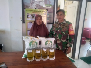 Penyaluran Banpang Tahap I Tahun 2025 di Desa Desaloka Berjalan Lancar, Babinsa Lakukan Pendampingan