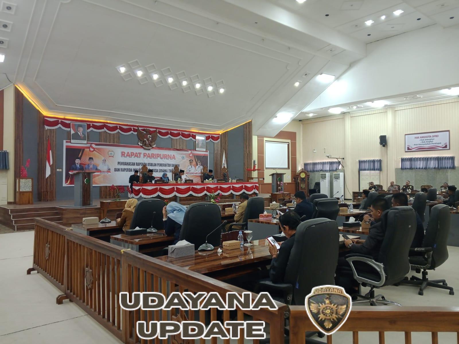 Danramil Taliwang Wakili Dandim Hadiri Rapat Paripurna Bahas Raperda Usulan Pemda dan Inisiatif DPRD KSB