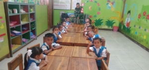Babinsa Koramil 1627-01/Ba’a Dampingi Pelaksanaan Program Makanan Bergizi Gratis di Rote Ndao