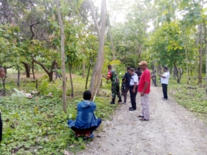 Babinsa Koramil 04 Dampingi Pengukuran Lahan Pembangunan Koperasi Merah Putih di Maurole