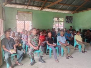 Babinsa Ikuti Evaluasi Kinerja Pemerintah Desa Liwulagang