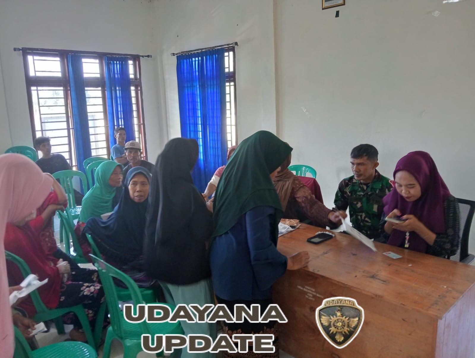 Babinsa Talonang Baru Dampingi Penyaluran Bantuan Pangan Beras dan Minyak Goreng Bulan Oktober–November 2025