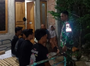 Patroli dan Ronda Malam Babinsa Koramil 1608-07/Monta Tingkatkan Keamanan dan Solidaritas Masyarakat