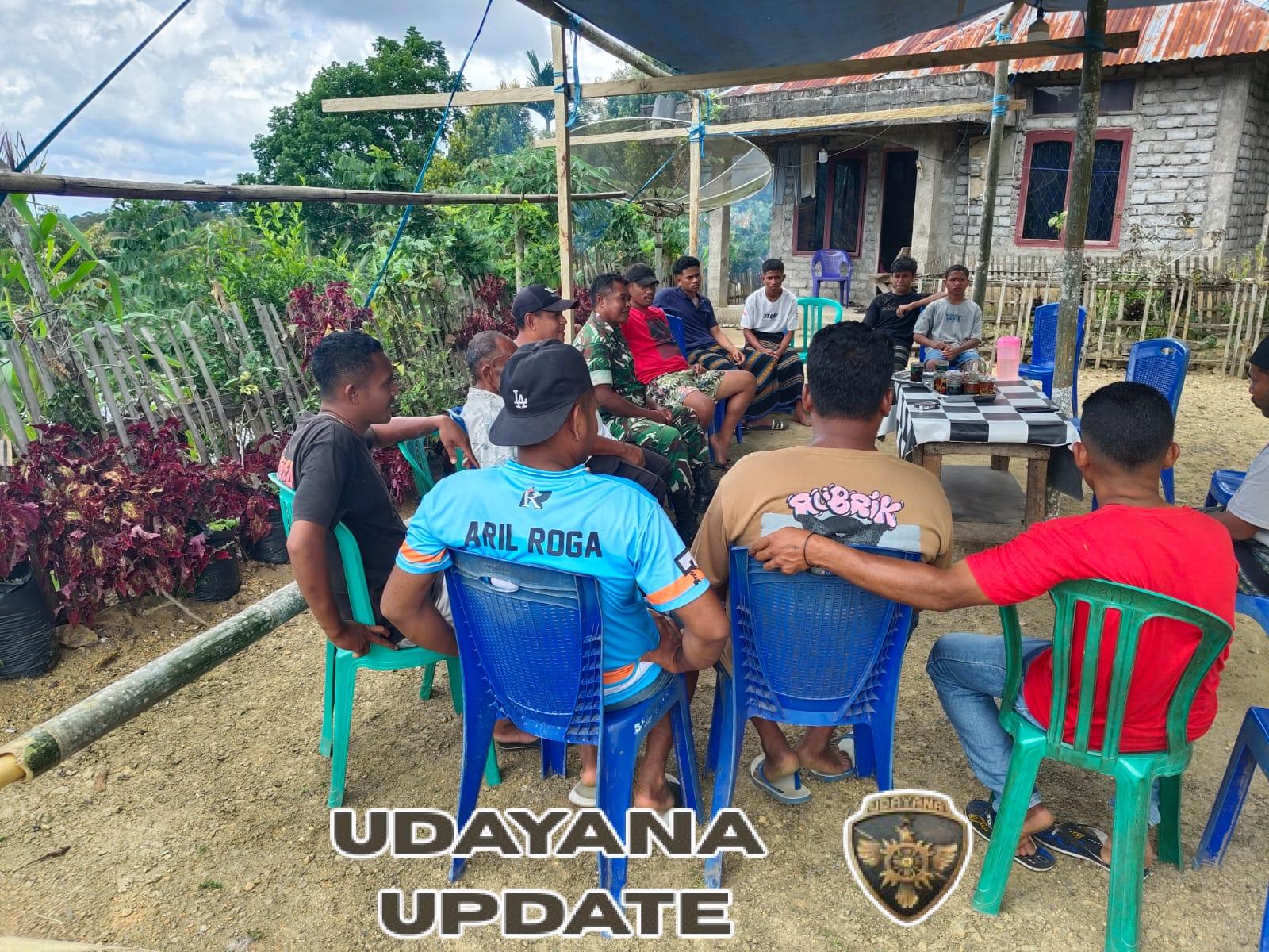 Babinsa Ramil 1602-01/Ende Tingkatkan Kamtibmas Lewat Komsos dan Pamwil di Desa Raburia