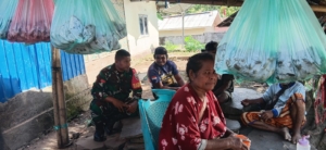 Babinsa Koramil 1602-02/Wolowaru Gelar Komsos dan Pamwil di Kelurahan Wolojita