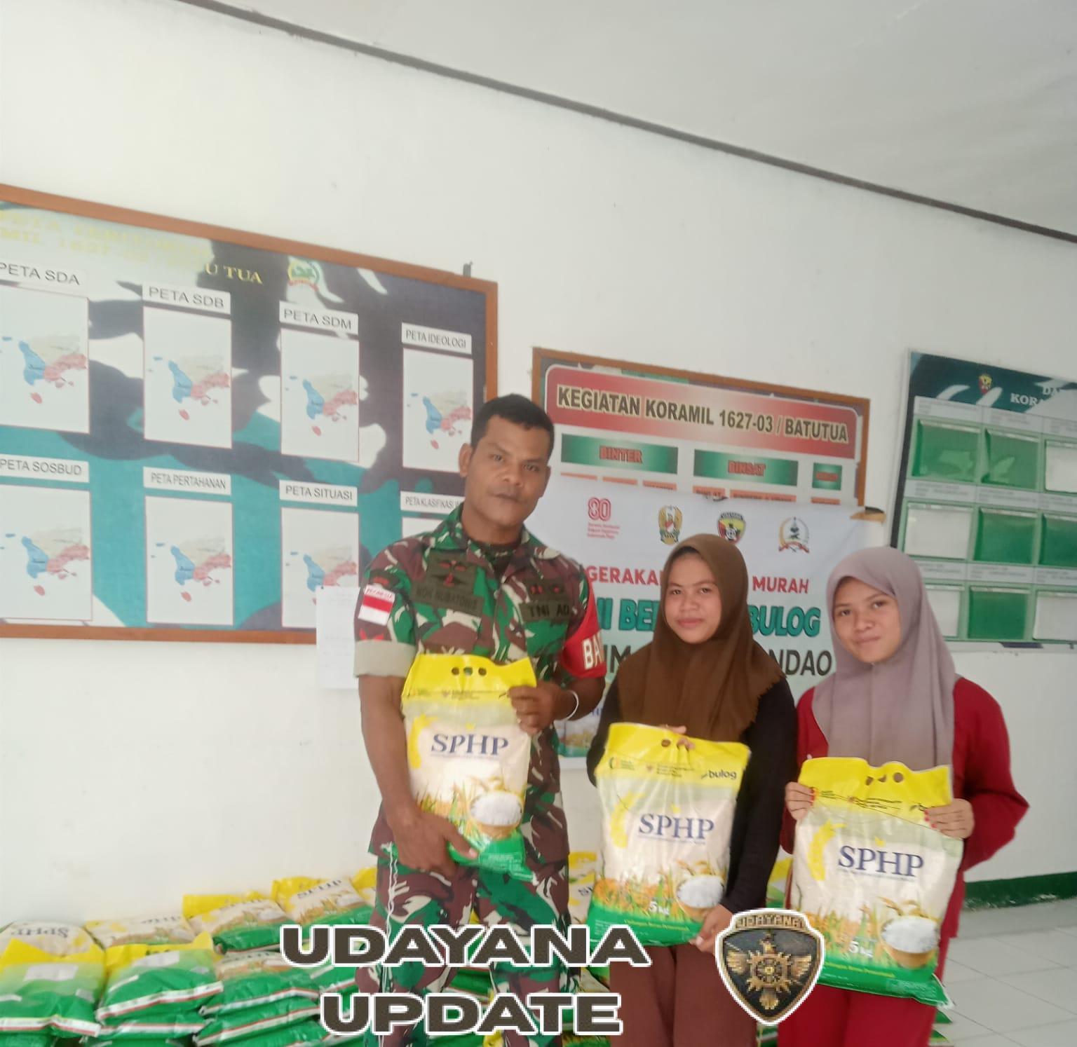 Babinsa Batutua Gelar Penjualan Beras SPHP dalam Program Gerakan Pangan Murah