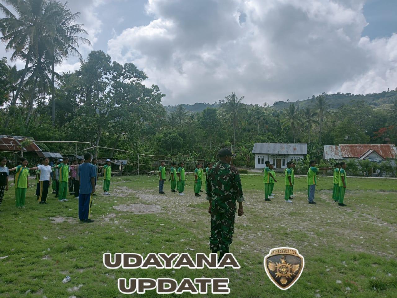 Babinsa Serma Okri Latih PBB Siswa SMK Negeri Babuin, Bentuk Disiplin Sejak Dini