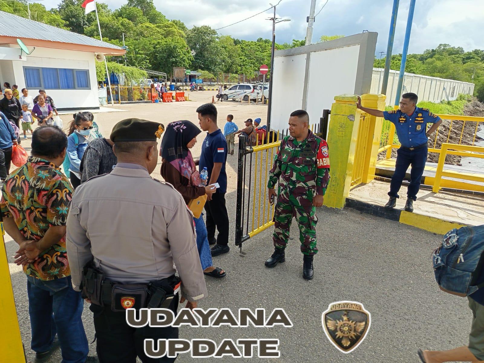 Piket Koramil 1627-02/Pantai Baru Monitor Bongkar Muat KMP Kalibodri di Pelabuhan Pantai Baru
