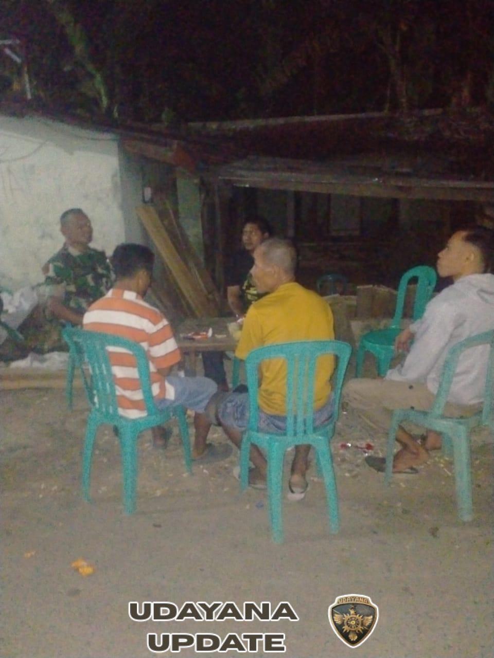 Patroli Malam Koramil 1628-03/Seteluk Wujudkan Keamanan Kondusif di Wilayah Seteluk