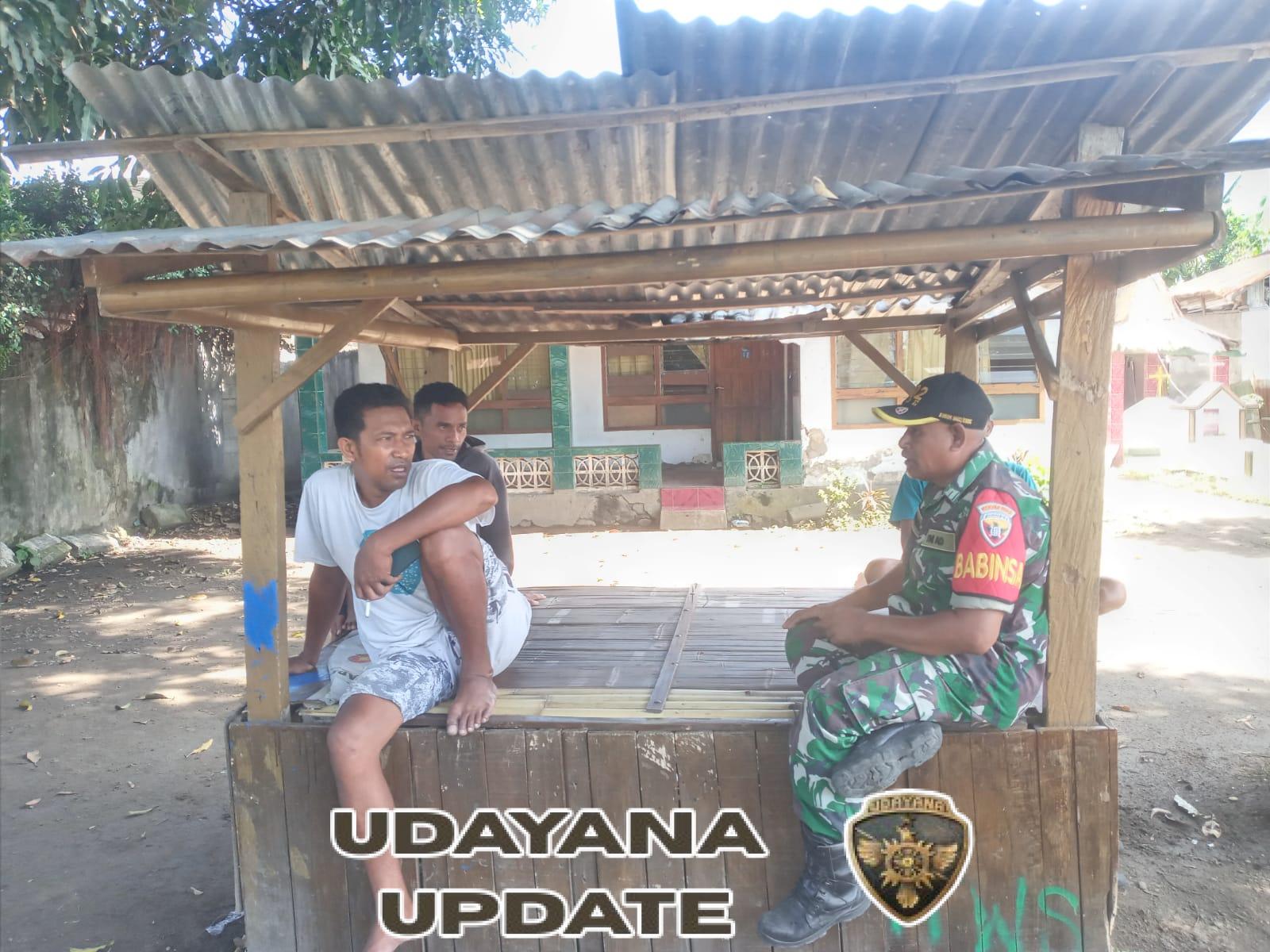 Babinsa Koramil 1602-01/Ende Gelar Pamwil dan Komsos di Kelurahan Rewarangga Selatan