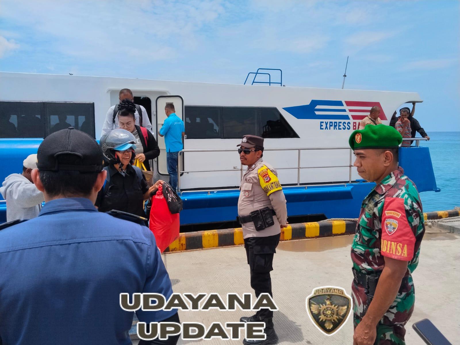 Koramil 1627-01/Ba’a Pantau Kedatangan Kapal Express Bahari 8E di Pelabuhan Ba’a