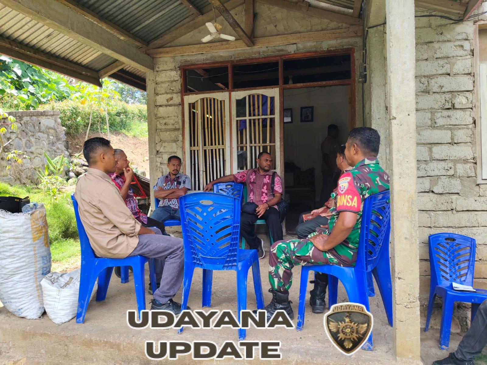 Dekatkan Diri dengan Warga, Babinsa Ramil 1602-01 Laksanakan Komsos di Kojanara