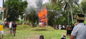 Aparat TNI Polri Dan Pecalang Di Desa Tihingan Gelar Pengamanan Upacara Pengabenan
