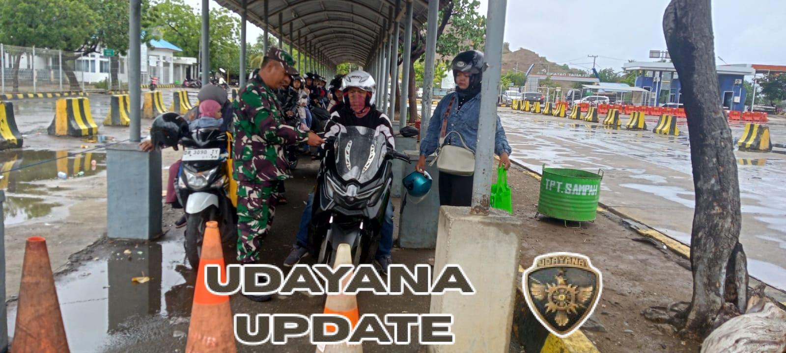 Babinsa Koramil 1628-04/Poto Tano Laksanakan PAM di Pelabuhan Poto Tano, Aktivitas Berjalan Aman dan Lancar