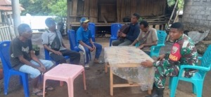 Babinsa Wolowaru Laksanakan Monitoring dan Komsos di Dusun Nuanara