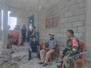 Babinsa Koramil 1602-04/Maurole Perkuat Keamanan dan Silaturahmi di Desa Nggesa