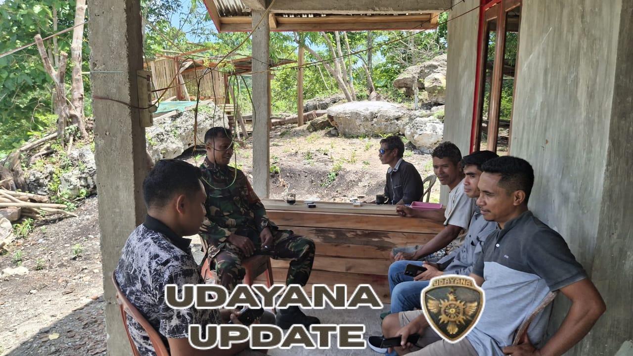 Babinsa Serka Helmy Gelar Komsos Bersama Warga Desa Daha Elu