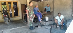 Babinsa Desa Rempe Gelar Komsos Bersama Warga untuk Pererat Hubungan TNI dan Masyarakat