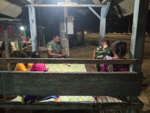 Babinsa Koramil 1628-04/Poto Tano Gelar Patroli Malam, Ajak Warga Jaga Ketertiban dan Keamanan