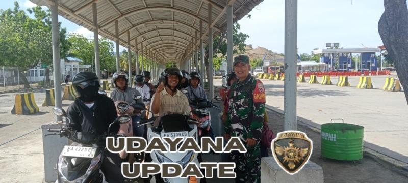 Babinsa Desa Senayan Laksanakan PAM di Pelabuhan Poto Tano, Pastikan Aktivitas Penyeberangan Berjalan Aman