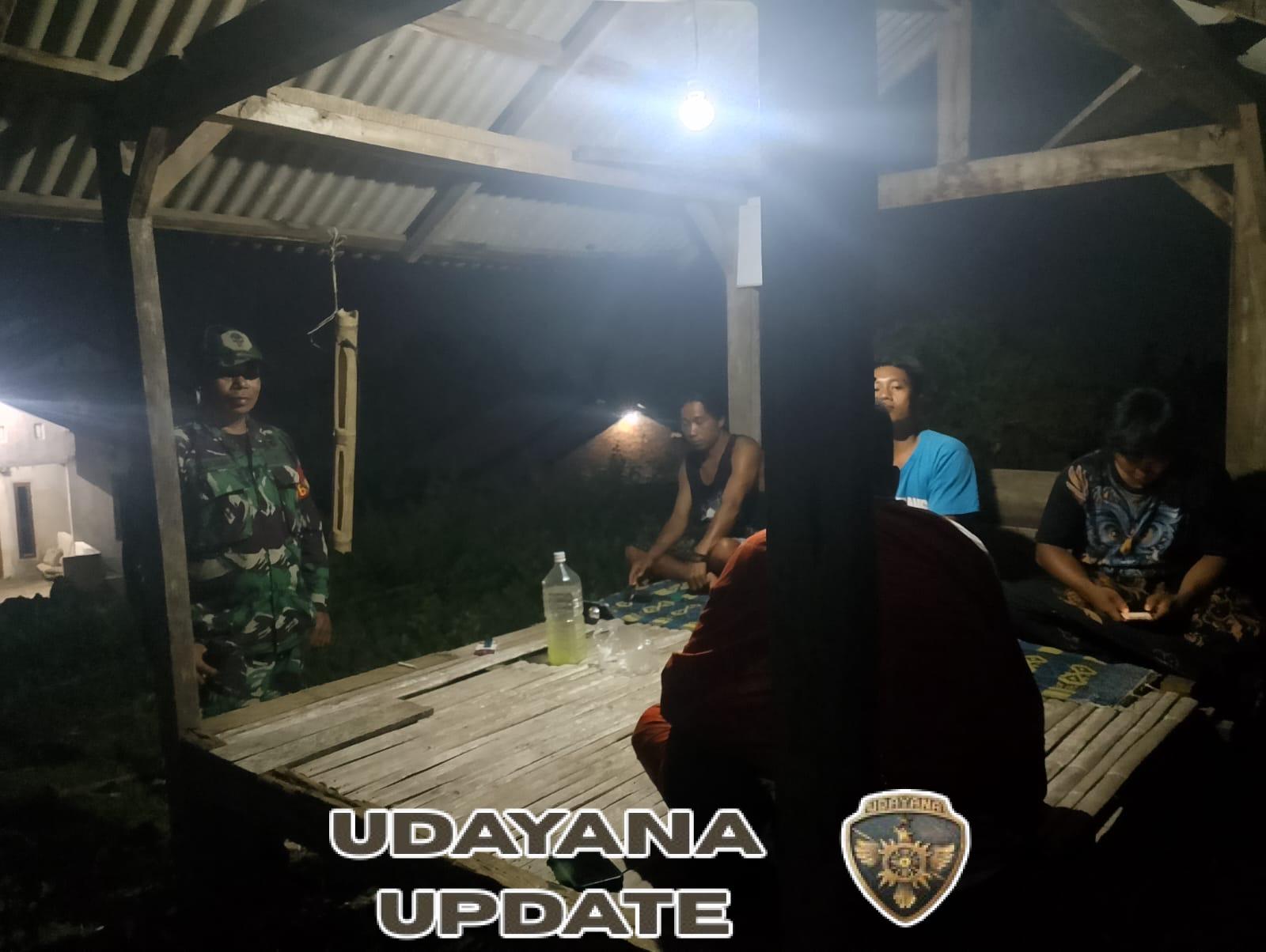 Babinsa Kadindi Atas Intensifkan Ronda Malam untuk Perkuat Keamanan Desa