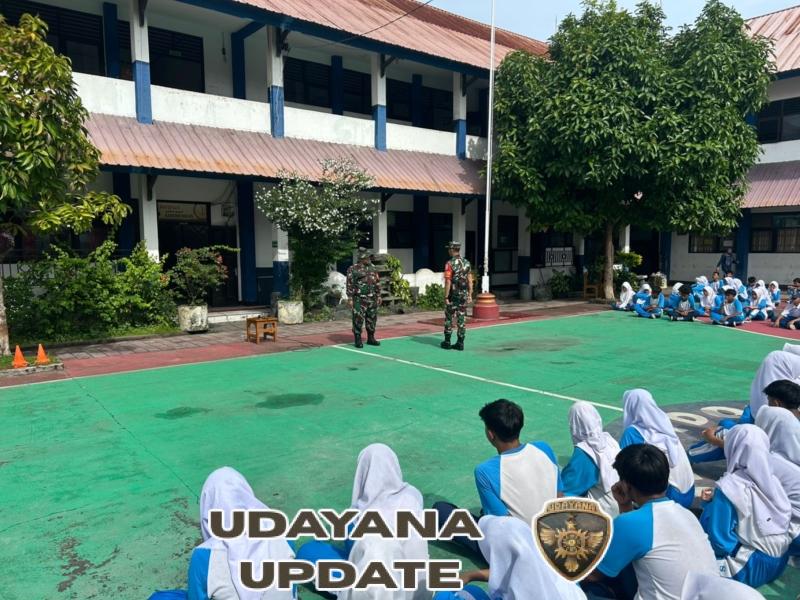 Babinsa Latih Siswa SMPN 3 Jelang Apel Hari Guru
