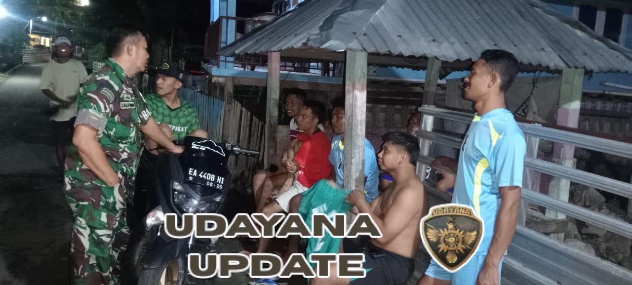 Piket Koramil 1628-03/Seteluk Gelar Patroli Malam, Pastikan Kamtibmas di Kecamatan Seteluk Kondusif
