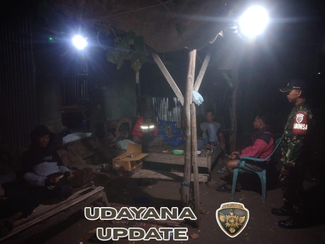Babinsa Nanga Kara Gelar Ronda Malam Bersama Warga di Dusun Mandiri