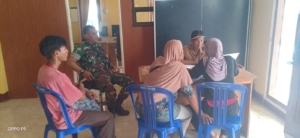 Babinsa Poto Tano Intensifkan Monitoring Wilayah dan Komsos Bersama Perangkat Desa
