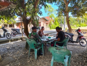 Babinsa Desa Goa Laksanakan Patroli Wilayah dan Komsos Jaga Kamtibmas