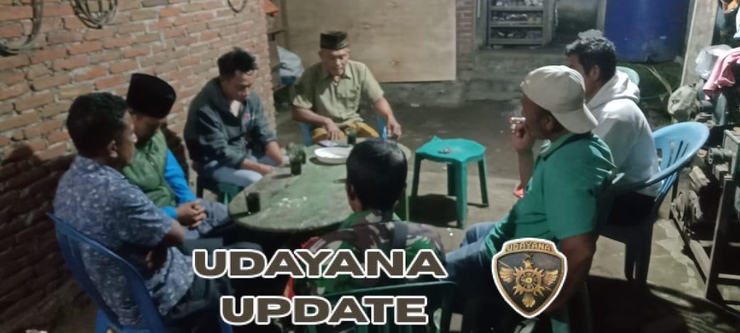 Babinsa Koramil 1614-05/Pekat Pantau Ronda Malam Warga Desa Kadindi