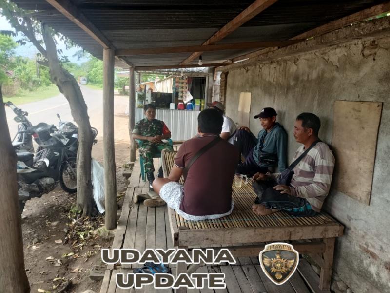 Babinsa Persiapan Seteluk Rea Perkuat Kedekatan dengan Warga Lewat Kegiatan Komsos