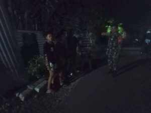 ‎Patroli Malam Koramil Ropang, Warga Dihimbau Hindari Aktivitas Melanggar Hukum