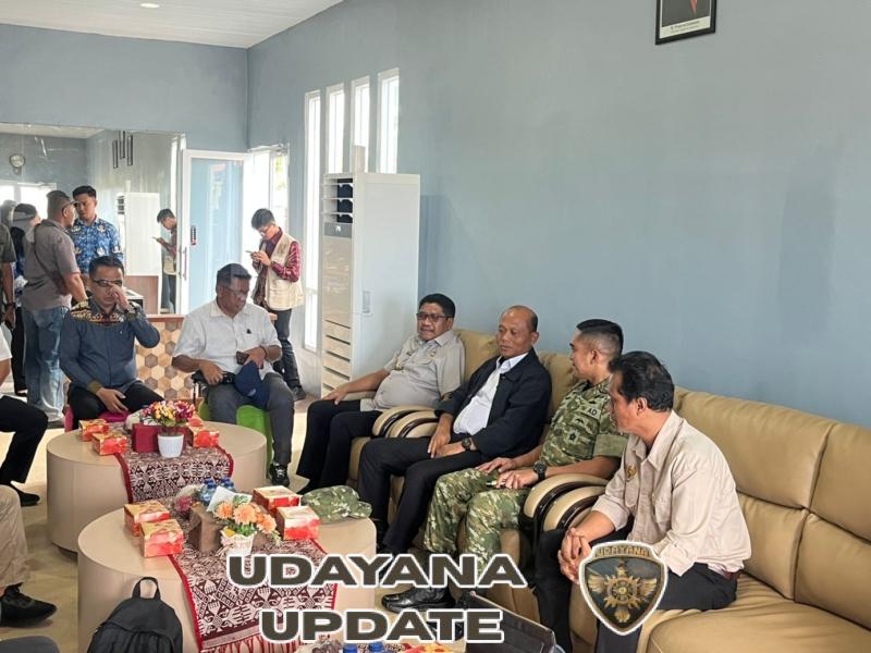 Dandim 1601/Sumba Timur Turut Menyambut Kunjungan Kerja Dirjen Perikanan Budi Daya KKP RI di Bandara UMK