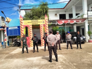 Koramil 03/Sape Tergabung dalam Tim Gabungan Amankan Natal dan Tahun Baru di Pelabuhan Sape