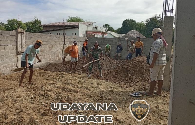 Gotong Royong Jadi Kunci, Babinsa Koramil 1618-06/Bian Kawal Pembangunan Koperasi Desa Merah Putih