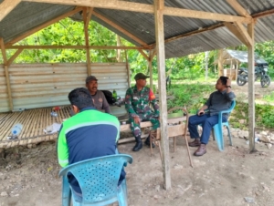 Babinsa Goa Laksanakan Komsos dan Patroli Wilayah untuk Jaga Kondusivitas Desa