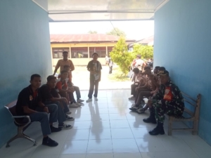 Babinsa Koramil 1602-01/Ende Laksanakan Komsos dan Pamwil Bersama Siswa SMKN 1 Ende