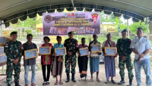 Sambut Natal, Kompi 3 Satgas Pamtas Gelar Baksos dan Yankes di Desa Alas