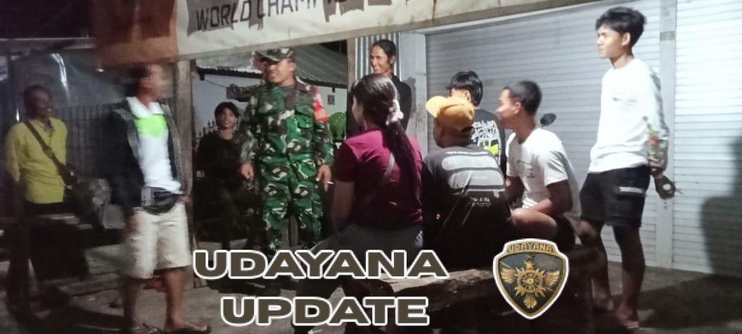 Babinsa Koramil 1614-06/Manggelewa Perkuat Kamtibmas Lewat Patroli Malam