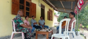 Babinsa Koramil 1618-04/Bisel Intensifkan Pemantauan Wilayah Jelang Malam Tahun Baru di Desa Oenbit