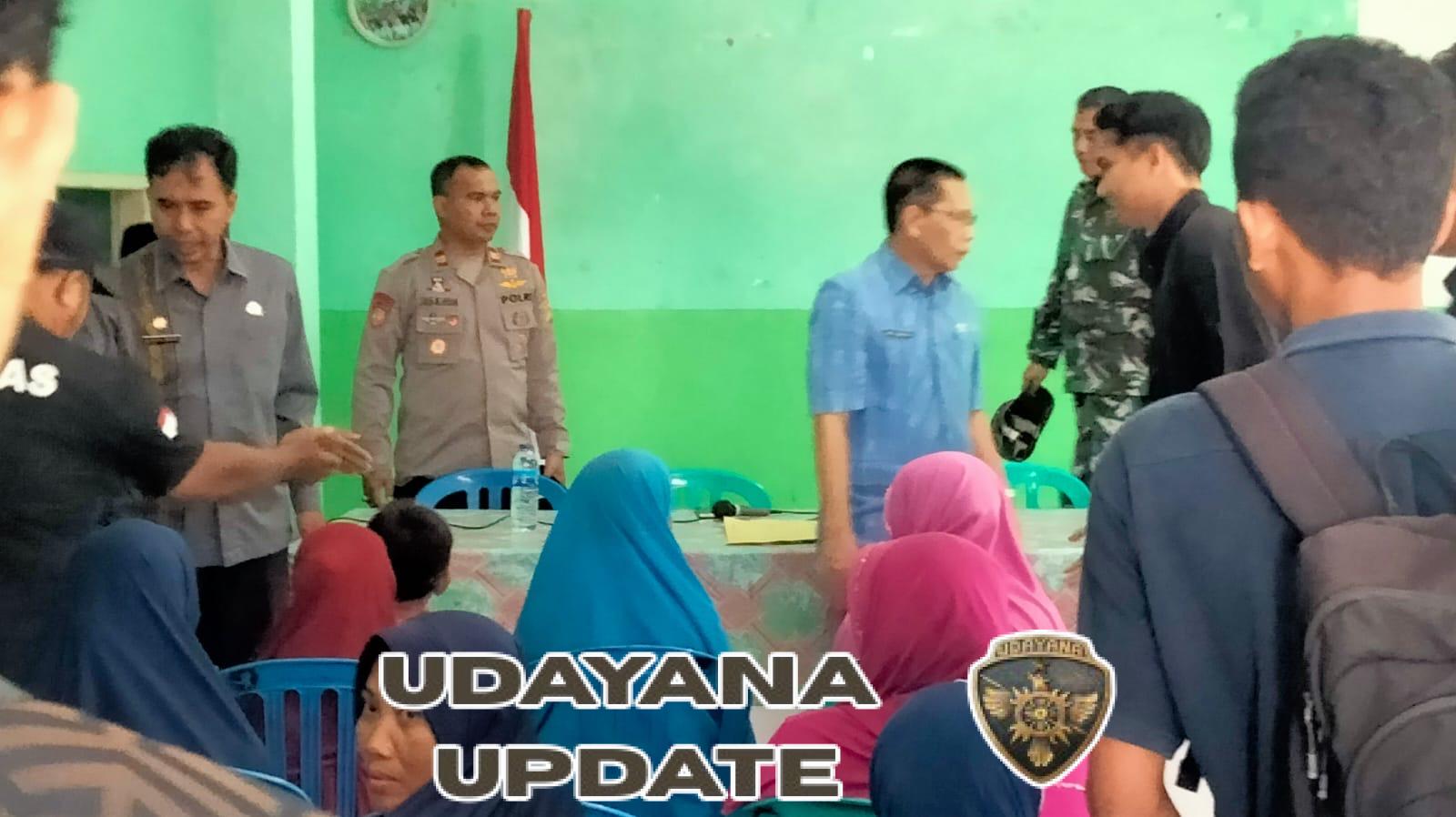 Babinsa Desa Bandok Hadiri Penyerahan Bantuan Sembako untuk Warga Miskin Ekstrem