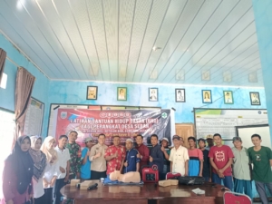 Babinsa Hadiri Pelatihan Bantuan Hidup Dasar bagi Perangkat Desa Seran