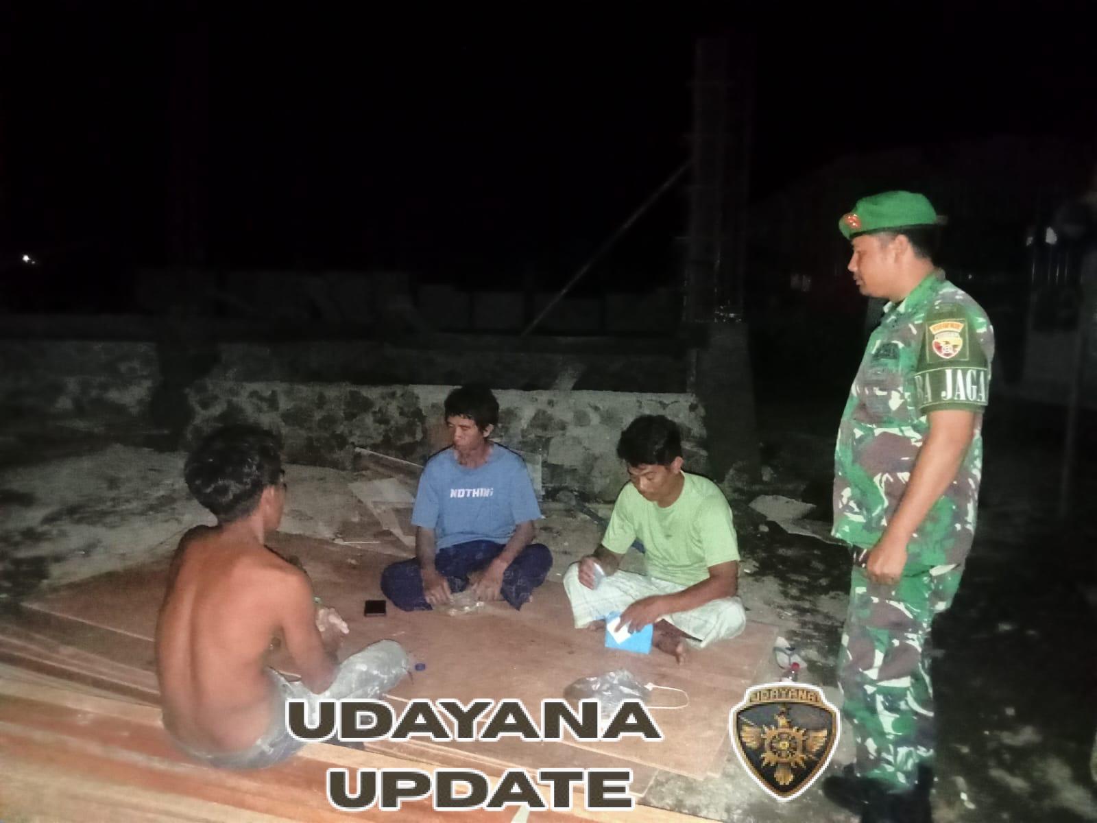 Babinsa Koramil Poto Tano Laksanakan Patroli Malam, Jaga Kamtibmas Wilayah Binaan