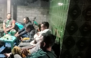 Babinsa Desa Adu Gelar Ronda Malam Bersama Warga Jaga Kondusivitas Hu’u