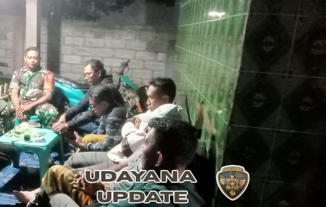 Babinsa Desa Adu Gelar Ronda Malam Bersama Warga Jaga Kondusivitas Hu’u