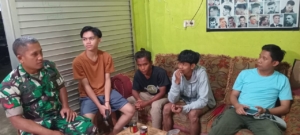 Babinsa Koramil Sekongkang Laksanakan Patroli Malam, Warga Diimbau Jaga Keamanan Lingkungan