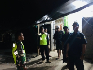 Wujudkan Ketentraman Warga, Babinsa Ajak BKD Patroli Malam